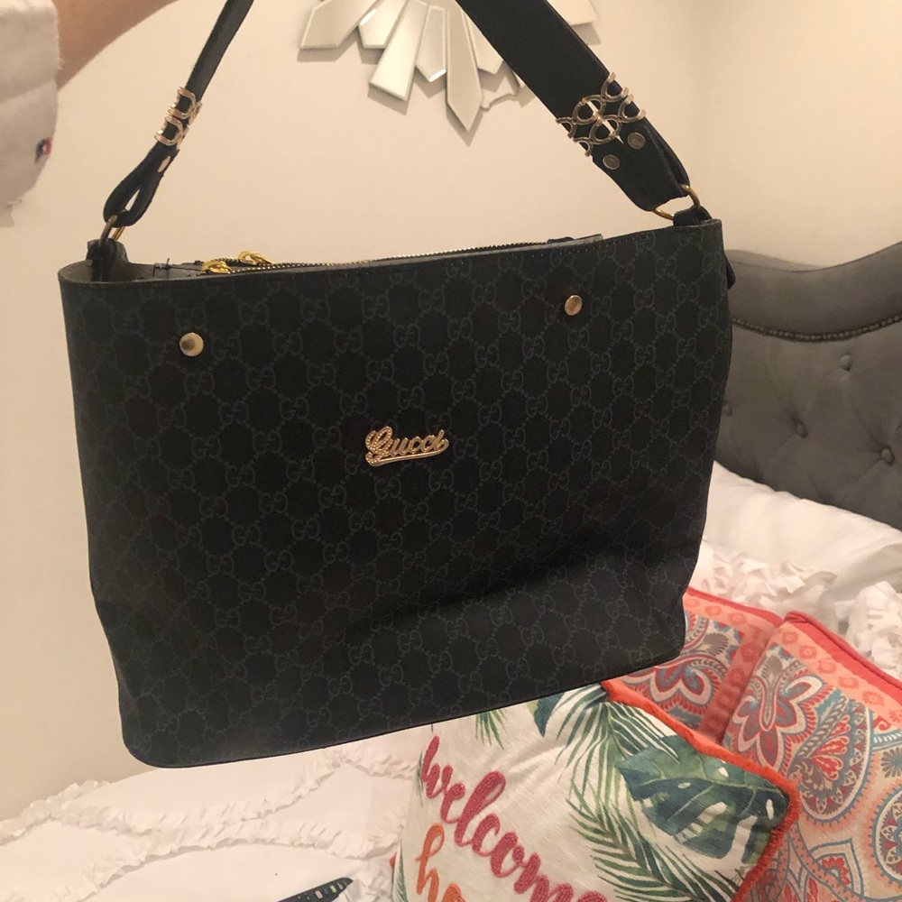 Black Gucci Shoulder Bag. Never used !